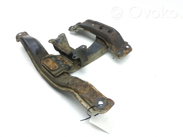 Subaru Legacy Supporto di montaggio scatola del cambio 41022AA180