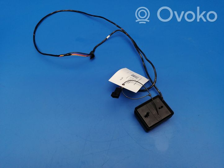 BMW 7 E38 Antenna GPS 8360731