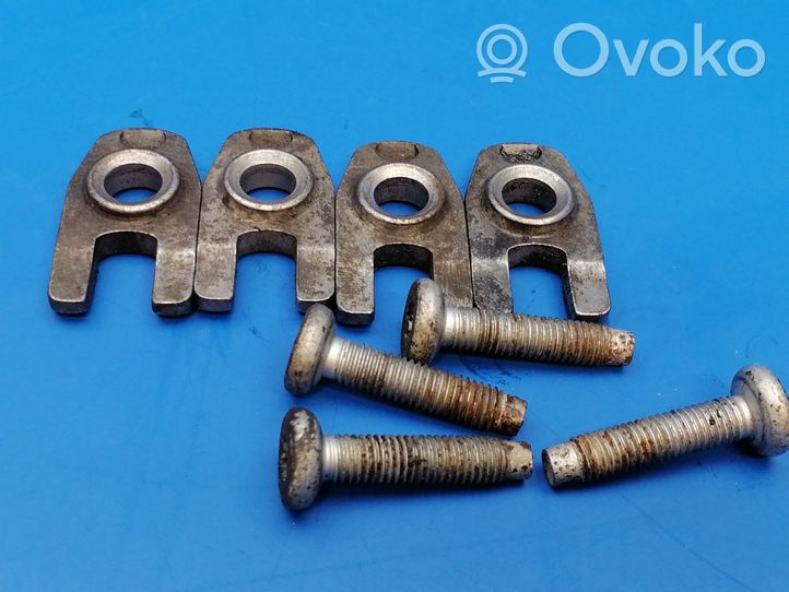 Nissan Note (E11) Support de pince d'injecteur de carburant 