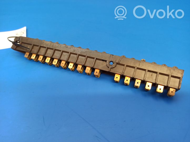 Volvo 240 Module de fusibles 1258959