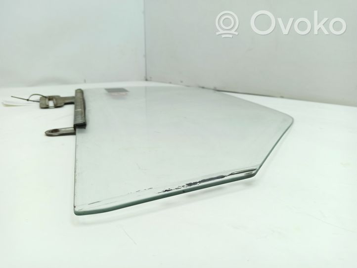 Volvo 240 Front door window glass four-door 77135000