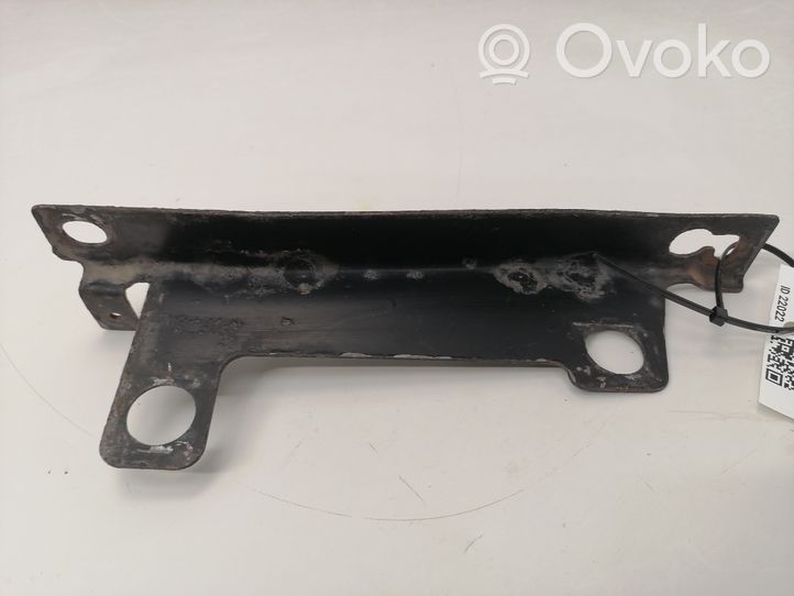 Volvo 760 Staffa del pannello di supporto del radiatore 