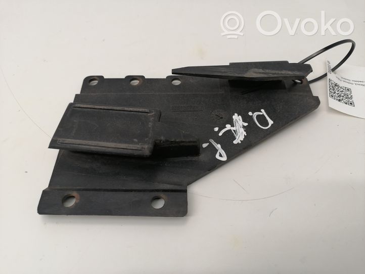 Volvo 760 Front bumper mounting bracket 35180741