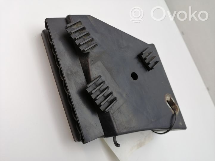 Audi A8 S8 D2 4D Staffa angolare del supporto di montaggio del paraurti 4D0807571