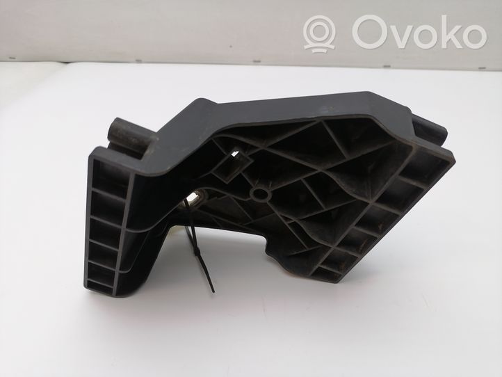 Audi A8 S8 D2 4D Staffa angolare del supporto di montaggio del paraurti 4D0807571