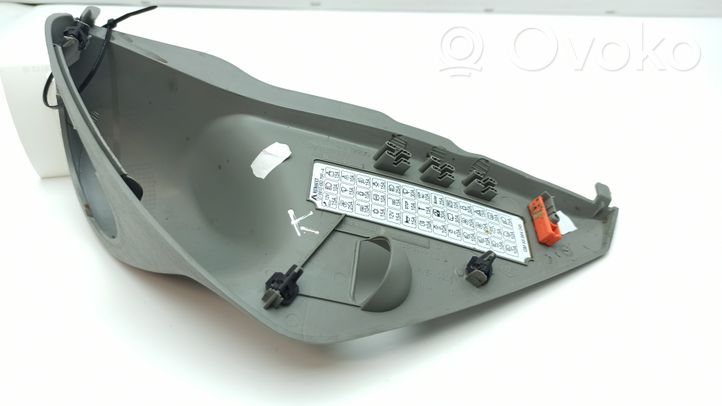 Nissan Primastar Отделочный щит панели (боковой) 93864245