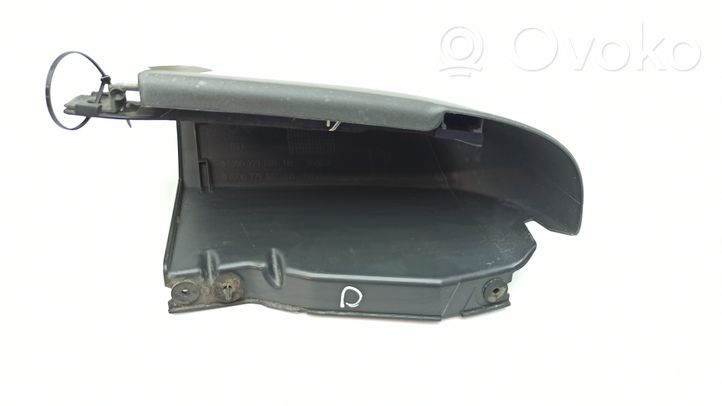 Nissan Primastar Listwa pod lampę tylną 8200229880