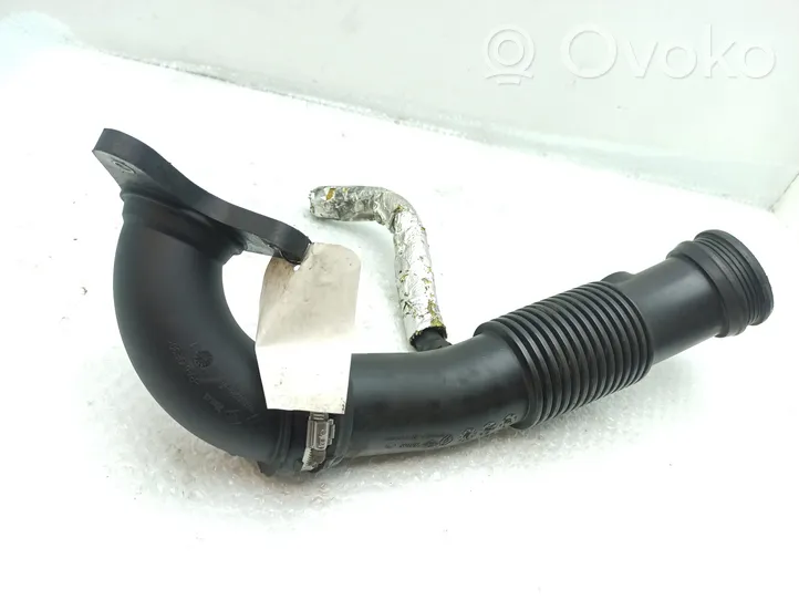 Renault Master III Turbo air intake inlet pipe/hose 165769532R