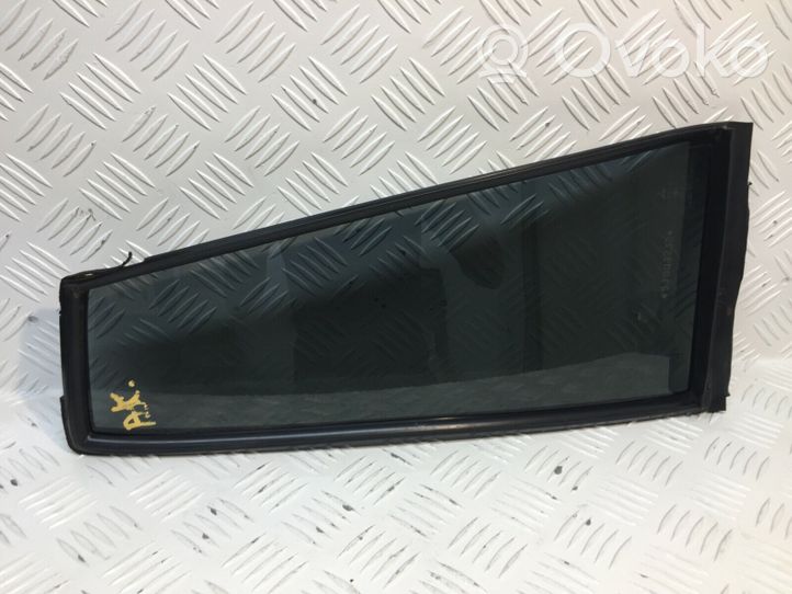 Mitsubishi Pajero Sport I Rear side window/glass MR237979