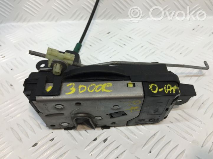 Opel Astra H Zamek drzwi przednich 13220369