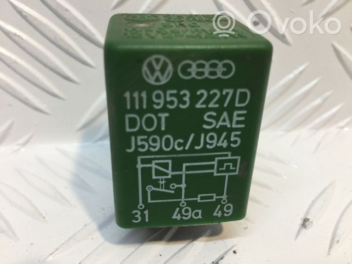 Audi 80 90 S2 B4 Relé de la luz de advertencia 111953227D