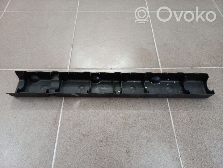 BMW 5 E39 Kita variklio galvutės detalė 1740163