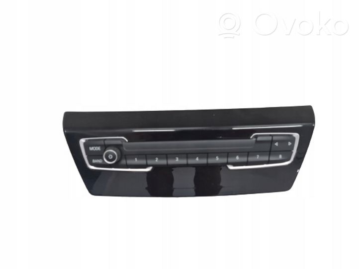 BMW 2 F46 Panel radia 9357784