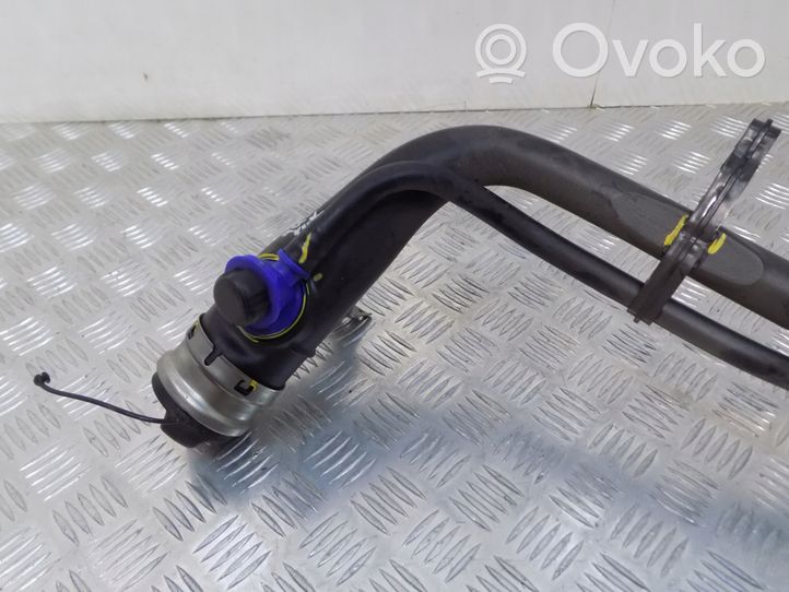 BMW X6 G06 Tubo e bocchettone per riempimento serbatoio del carburante 7439932