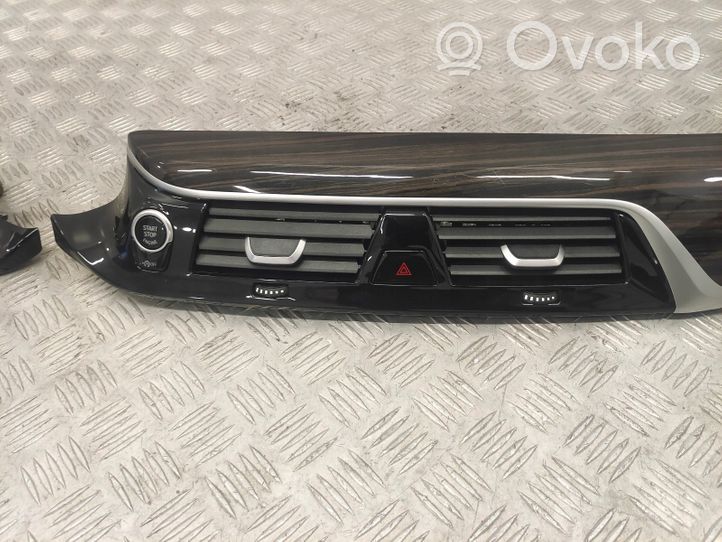 BMW 6 G32 Gran Turismo Rivestimento del vano portaoggetti del cruscotto 