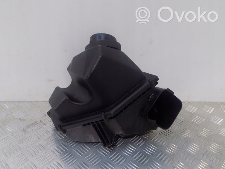 BMW 5 G30 G31 Scatola del filtro dell’aria 7934474