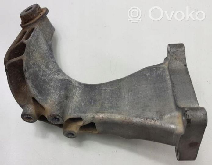 Mercedes-Benz C AMG W203 Engine mounting bracket A1122235204