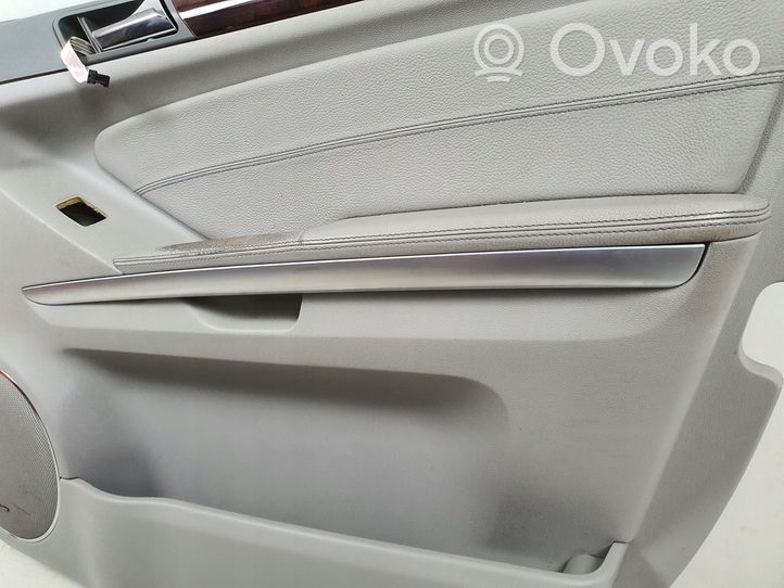 Mercedes-Benz GL X164 Rivestimento del pannello della portiera anteriore 