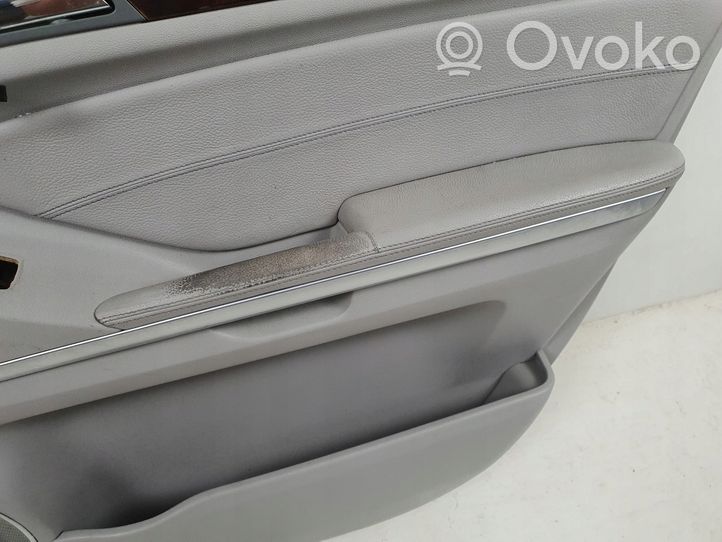 Mercedes-Benz GL X164 Rivestimento del pannello della portiera anteriore 