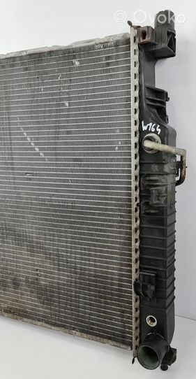 Mercedes-Benz ML W164 Dzesēšanas šķidruma radiators A2515000804