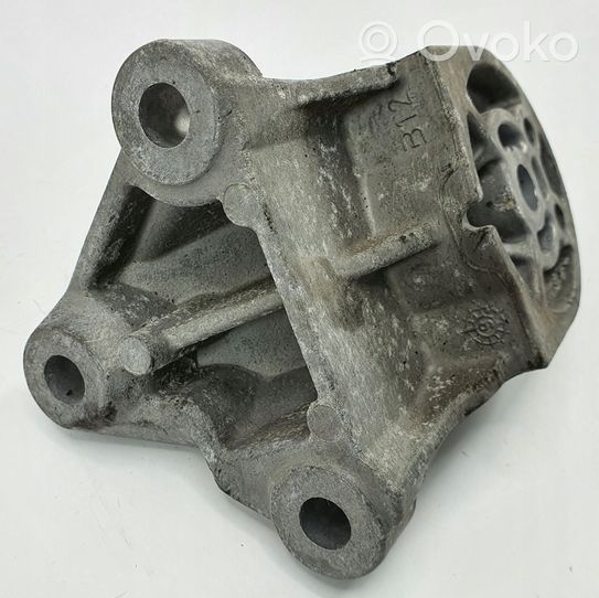 Volvo C70 Engine mounting bracket 9186828