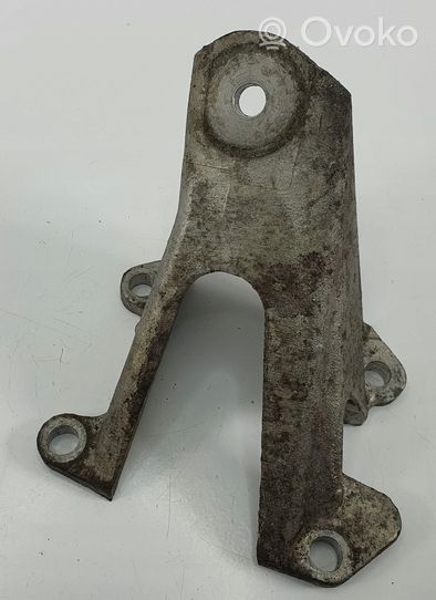 Jaguar XK8 - XKR Engine mounting bracket 