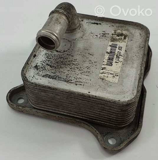 Volkswagen Beetle A5 Radiatore dell’olio del motore 03F117021A