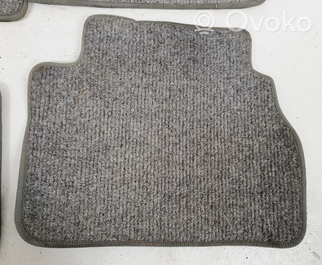 Mercedes-Benz 190 W201 Interior carpet 