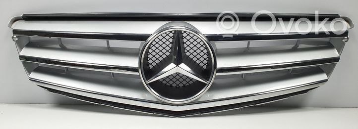 Mercedes-Benz C W204 Grotelės viršutinės A2048800023 A2078880260