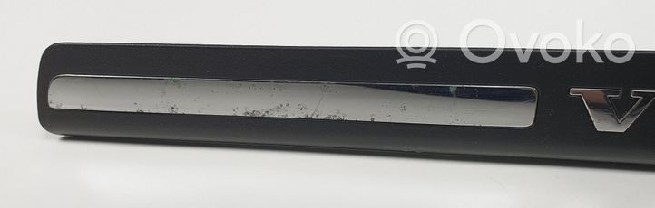 Volvo XC70 Front sill trim cover 8659960