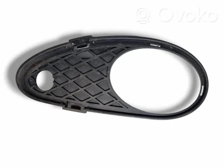 Mercedes-Benz C W203 Grille inférieure de pare-chocs avant 