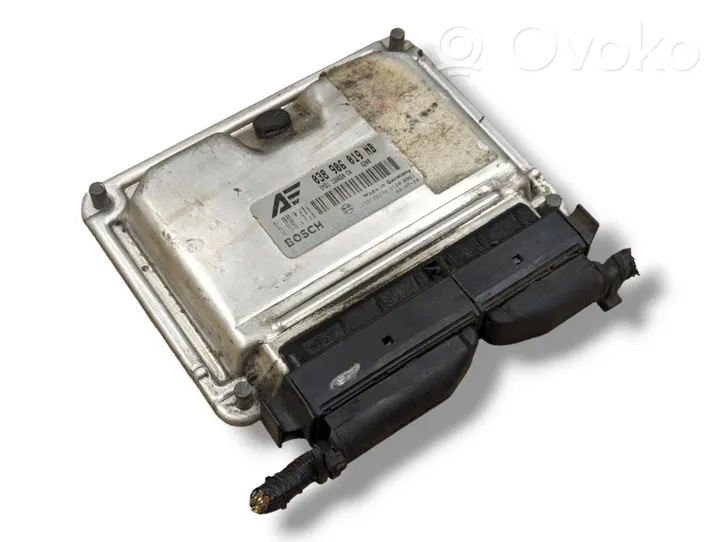 Ford Galaxy Calculateur moteur ECU 0281011821