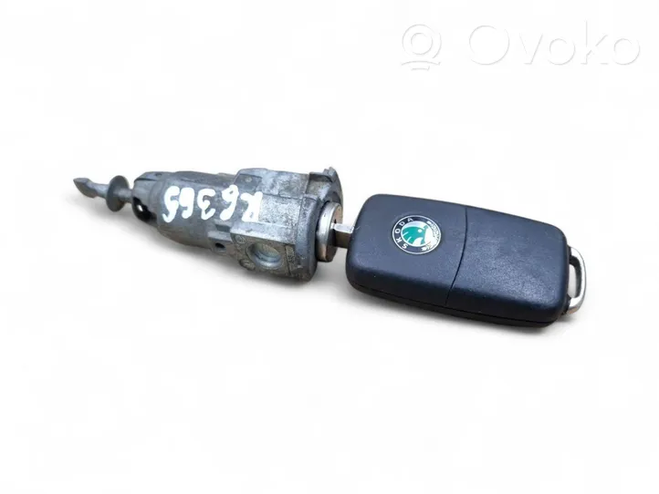 Skoda Fabia Mk2 (5J) Komputer / Sterownik ECU i komplet kluczy 5WP42687AA