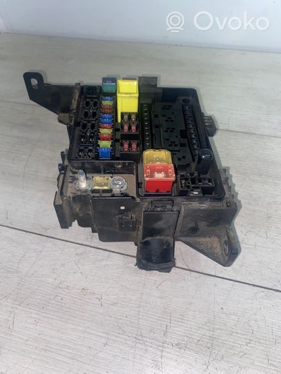 Mitsubishi Lancer Module de fusibles 605460980