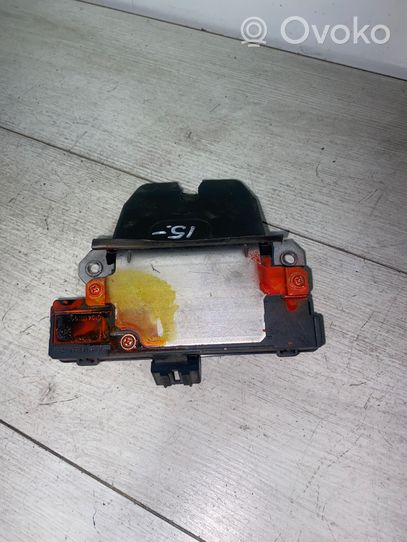 Ford Focus Aizmugurējā pārsega slēdzene 01041111905