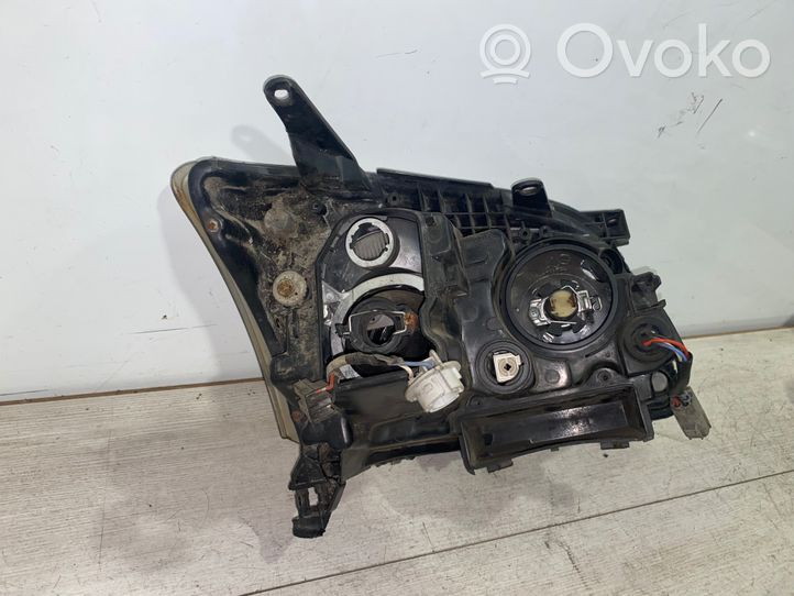 Toyota Avensis T250 Faro delantero/faro principal 0821211F3L