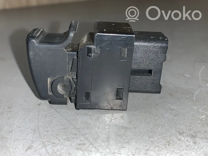 KIA Sorento Quarter vent window switch 478516B000