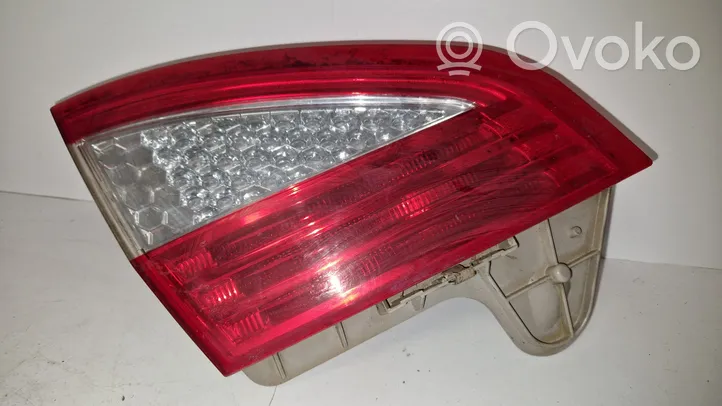 Ford Mondeo MK IV Lampy tylnej klapy bagażnika 7S7113A603A