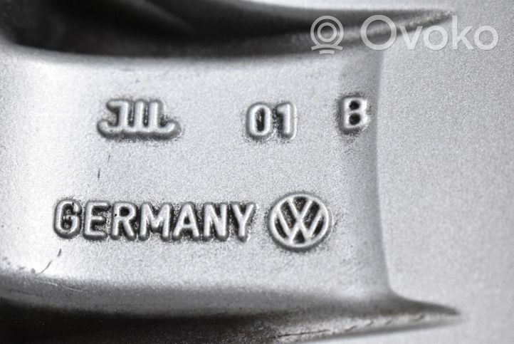 Volkswagen Golf VIII Cerchione in lega R17 