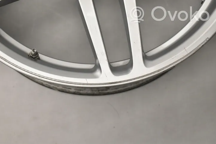 Porsche Macan R18 alloy rim 