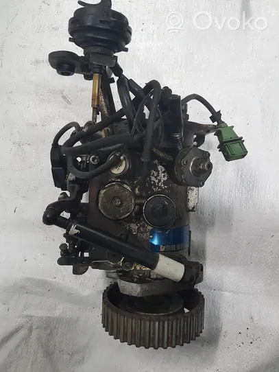 Volvo 260 Fuel injection high pressure pump R8448B260A