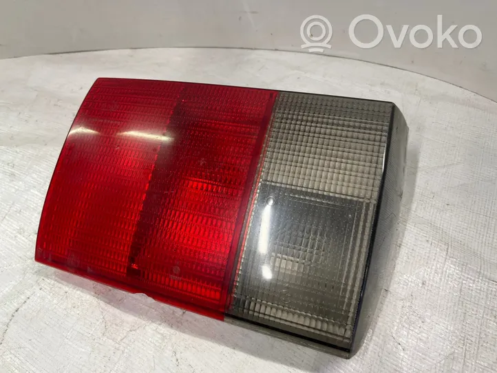 Audi 80 90 B3 Lampy tylnej klapy bagażnika 8A0945093D