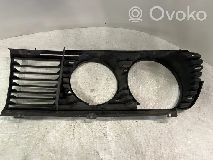 BMW 5 E28 Grille de calandre avant 51131874645