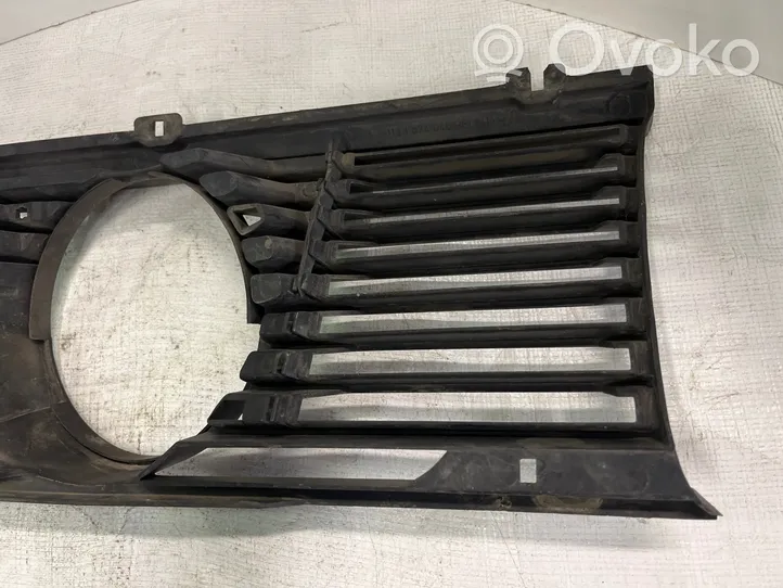 BMW 5 E28 Grille inférieure de pare-chocs avant 51131874645