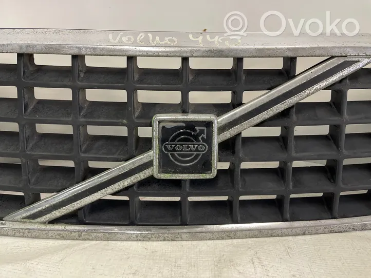 Volvo 440 Grille de calandre avant 445142