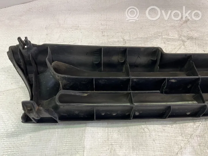 Toyota Corolla E90 Передняя решётка 244D53101