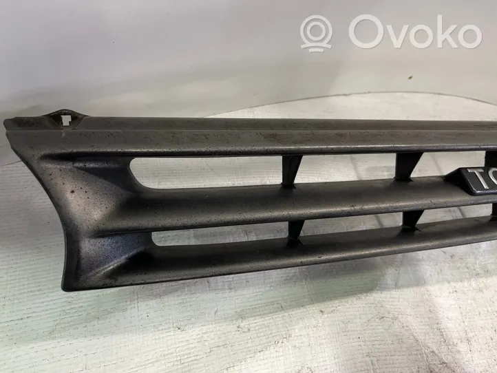 Toyota Corolla E90 Grille de calandre avant 244D53101