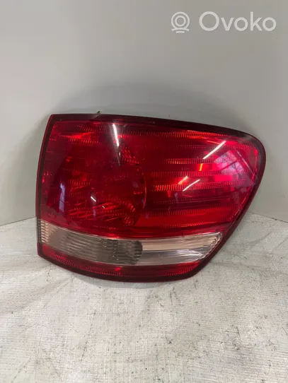 Toyota Avensis Verso Lampa tylna 