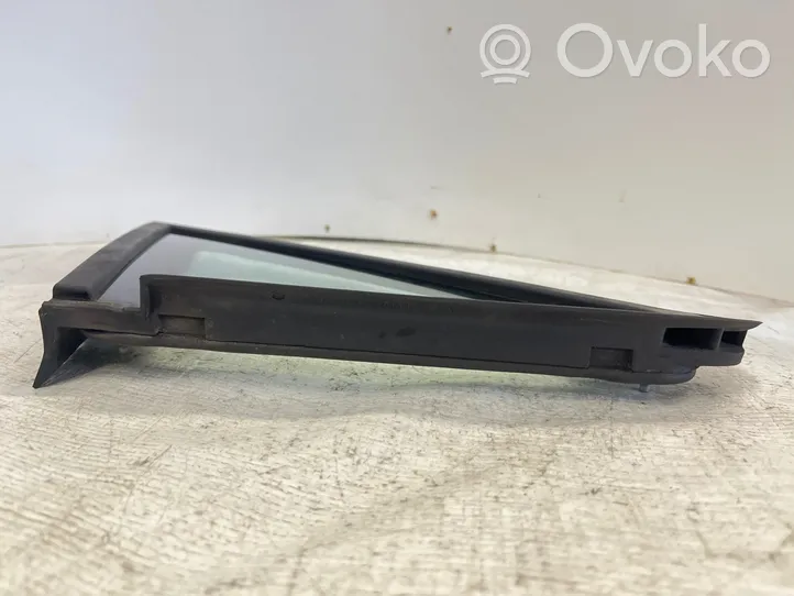 Volkswagen Caddy Front triangle window/glass 43R001057