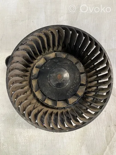 Audi A4 S4 B6 8E 8H Mazā radiatora ventilators 8E1820021